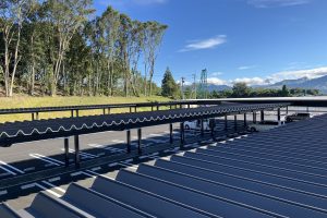 トヨタレンタリース　屋根